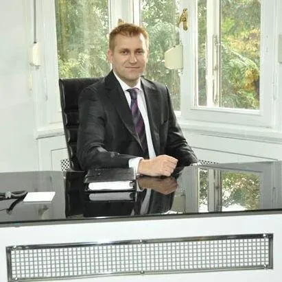 Cərrah Dr. HAKAN ÖÇSEL