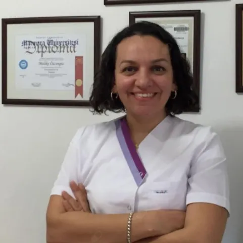 DR. DT. MELİKE ÖZCENGİZ ALBAYRAK