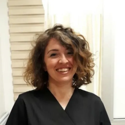 Fachärztl. Dr. TUĞBA ATASARAL ÇAVUŞOĞLU