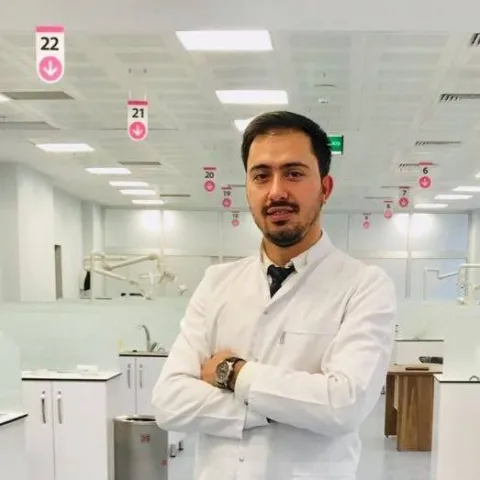 DR. DT. ŞÜKRÜ ÖZÇELİK