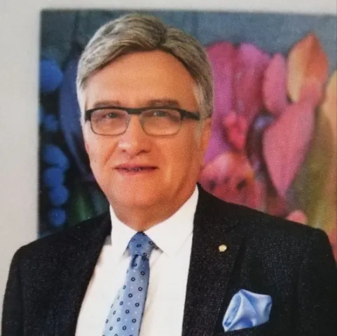 PROF. DR. HİKMET HASSA