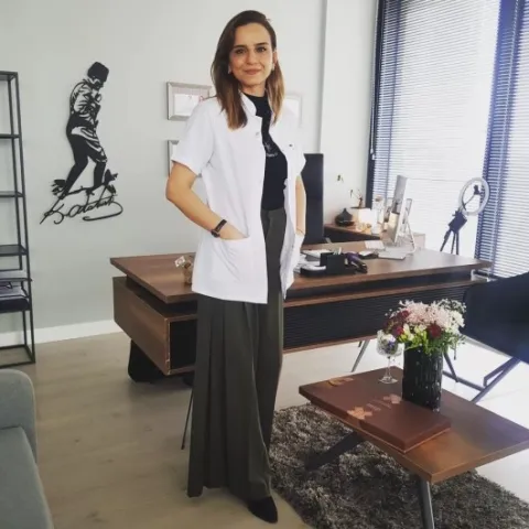 DOÇ. DR. AKÇAY ÖVÜNÇ KARADAŞ