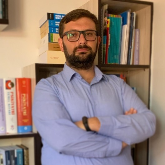 UZM. DR. YUNUS EMRE AVŞAR