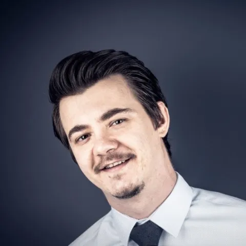 UZM. DT. FIRAT GÖK