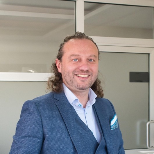 PROF. DR. TÖRÜN ÖZER