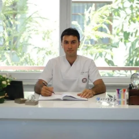 Zahnarzt ALİ YİĞİT DEMİRCİ