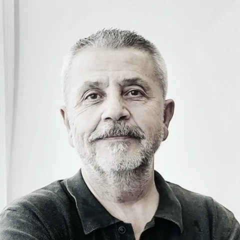 İxt. Dr. AHMET GENCER