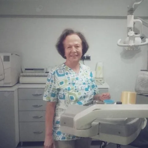 Diş hək. CAHİDE ARPACIK