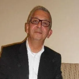 Cərrah Dr. ESAT ENGİN ÜSTÜNSOY