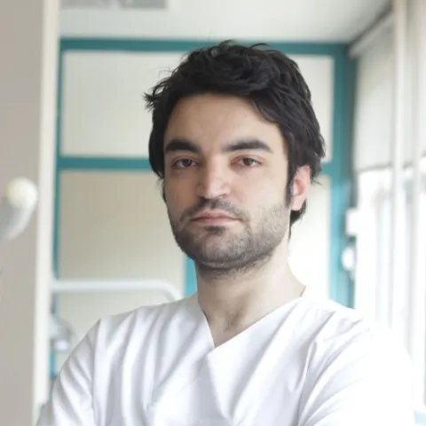 Diş hək. ÖMER BURAK BULUT