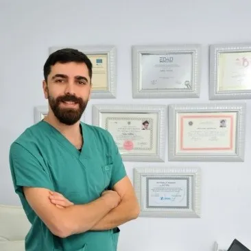 Diş hək. EMRE TEKTAŞ