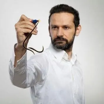 Cərrah Dr. CEVDET MURAT AKAGÜN