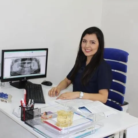 Fachzahnarzt MERVE KANBER GÜNGÖR