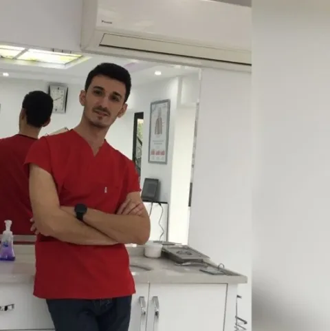 Zahnarzt MUSTAFA RESUL BAŞGÜN