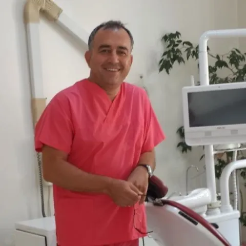 Zahnarzt ÖZKAN ÖZTÜRK