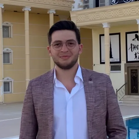 Zahnarzt GÖKHAN ARSLANPINAR