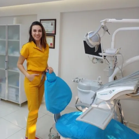 DR. DT. NAİLE CURA
