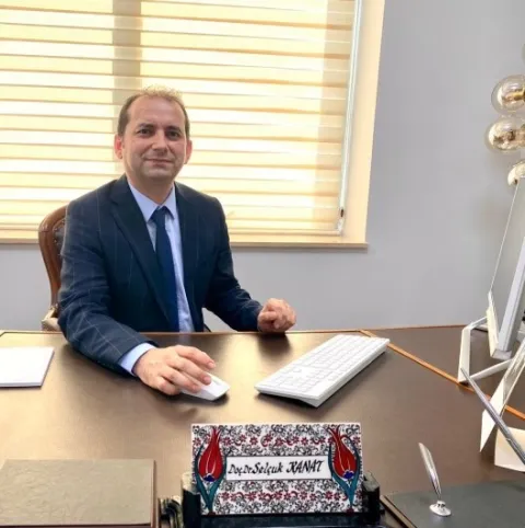 Doz. Dr. SELÇUK KANAT