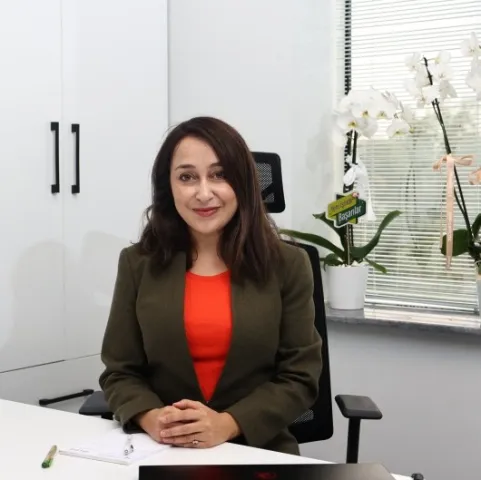 İxt. Dr. VASFİYE AYHAN