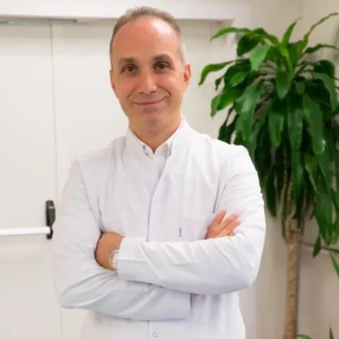 Cərrah Dr. BORA ŞERİFHAN ALPAYDIN