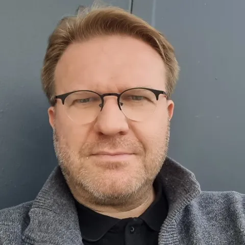 Dos. Dr. CENK ERAY YILDIZ