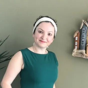 İxt. Dr. DAMLA ÖZYURTLU
