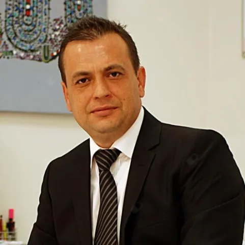 Cərrah Dr. HAKAN YÜKSEL
