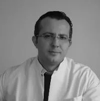 Cərrah Dr. ÖNDER SAKİN