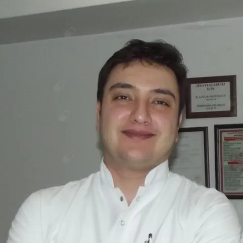 Diş hək. ADEM ERHAN KERESTECİ