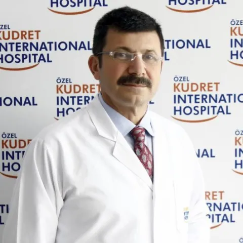 Cərrah Dr. ÖZKAN AKKOÇ