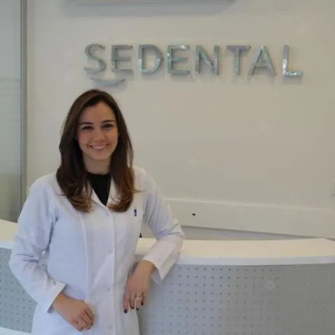 DR. DT. SİMGE DİREN ESENER
