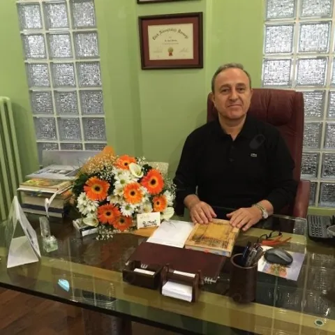 Cərrah Dr. AHMET DİKİLİTAŞ