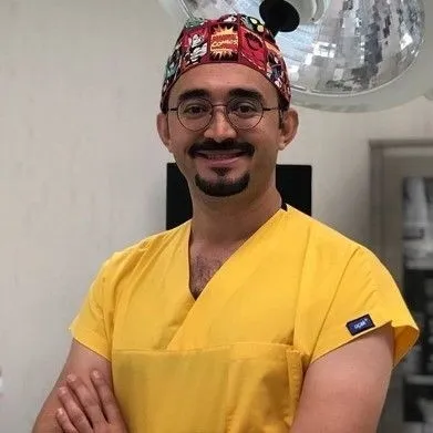 Cərrah Dr. ŞÜKRÜ TURAN