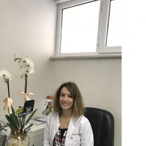 Diş hək. DUYGU ATAGÜN