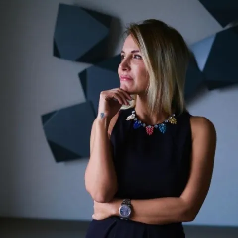 Cərrah Dr. BETÜL ŞAHİN
