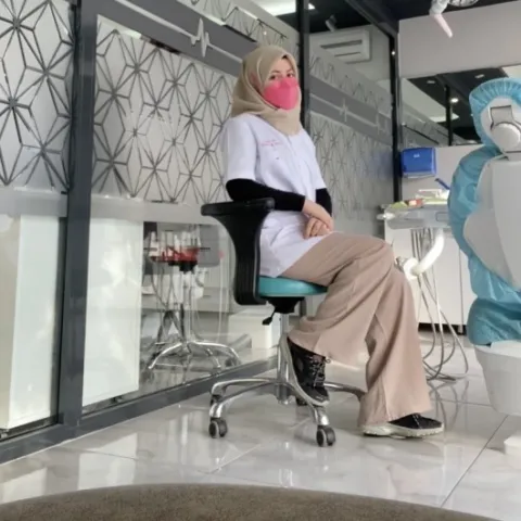 Diş hək. ZEYNEP NUR ILGAZ KESKİN