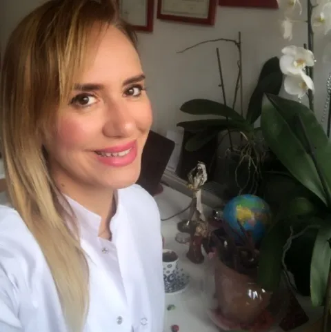 Diş hək. EBRU BAYRAM