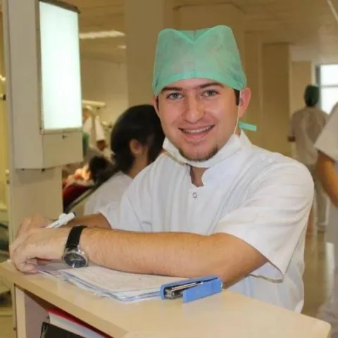 Diş hək. FURKAN UYANIK