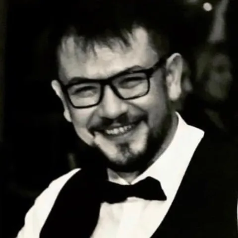 Cərrah Dr. HAKAN PARLAR