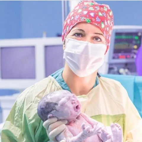 Cərrah Dr. BETÜL PİRİM KAFALI