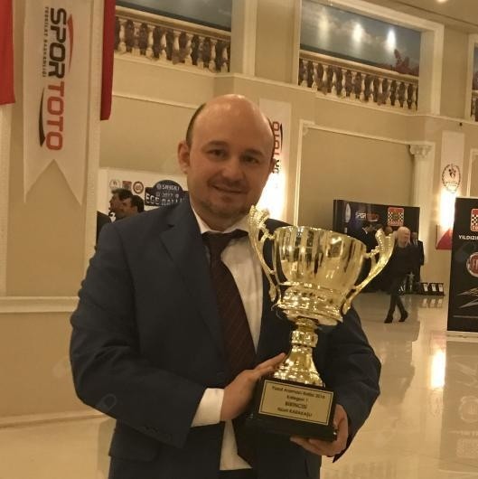 DT. MUSTAFA NÜVİT KARAKAŞLI