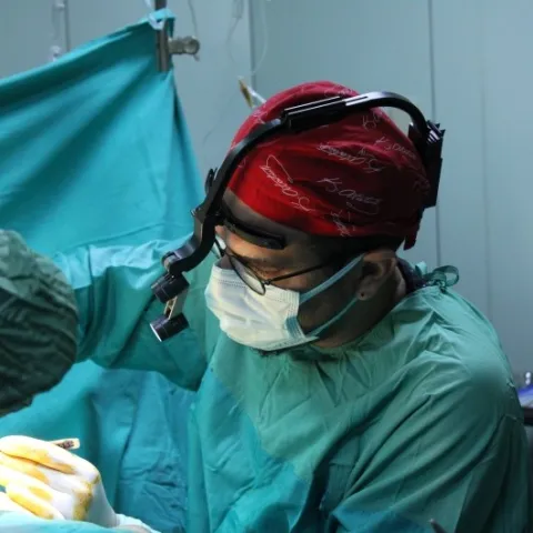Cərrah Dr. ENSARİ YAVUZ