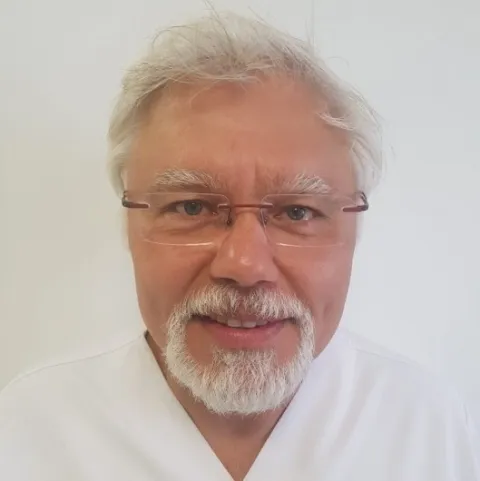 Diş hək. SİNAN KASIM