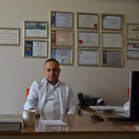 Fachärztl. Dr. ERGİN KARAKAYA