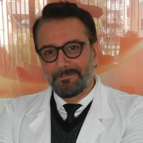 Cərrah Dr. GÖKHAN UĞUR
