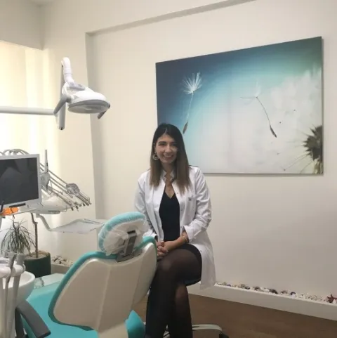 Diş hək. GÜLÇİN AKARSU