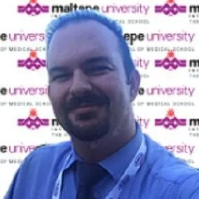 Dr. müəllim DAVİD TERENCE THOMAS