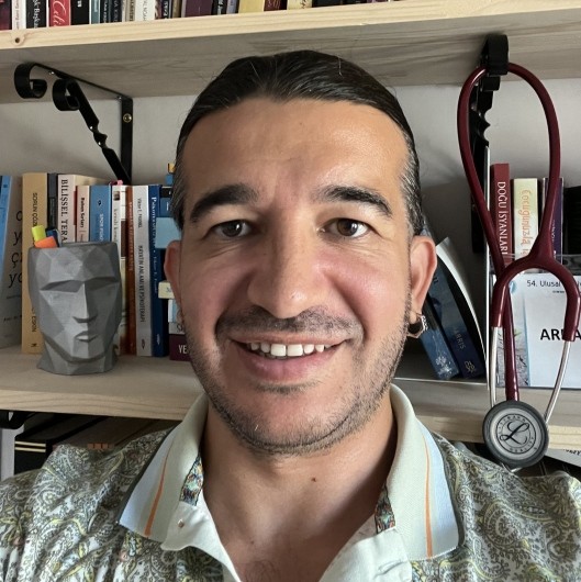 UZM. DR. ARDA YEŞİL