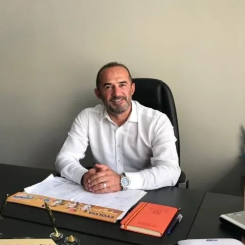 İxt. Dr. MUSTAFA AKBAK
