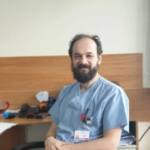 Dos. Dr. SERHAN ÜNLÜ